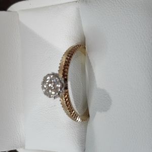 14 K Yellow Gold 7 Diamond Cluster Ring